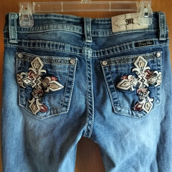 Miss Me Chloe Boot Cut Jeans with Cross Embroidery & Rhinestone Detail Size 28 - Picture 1 of 13